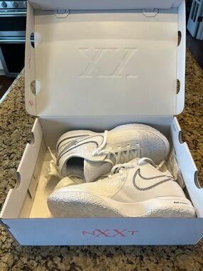 New Nike Men’s White NXXT Basketball Shoes